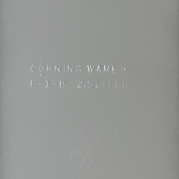 White Pyrex  Corning Ware Ribbed Glass Casserole Dish with Lid - Picture 5 of 8